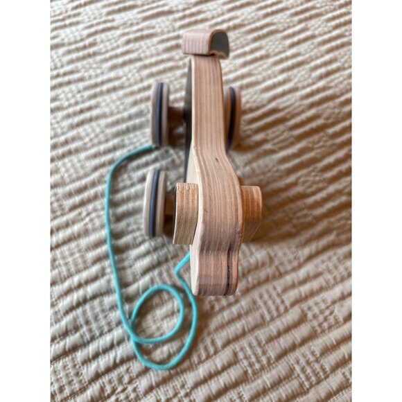 Lovevery The Pull Pup - Picture 6 of 9